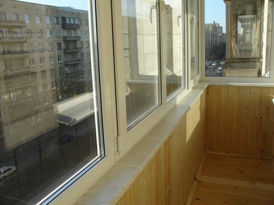 Как устроены балконы со стеклянными и пластиковыми окнами в московских КОПЭ-домах?